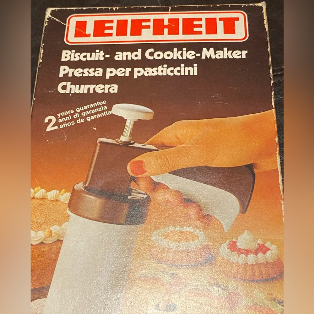 Vintage 1980s Leifheit Biscuit & Cookie Maker Press w/‎ 9 Molds, Original Box